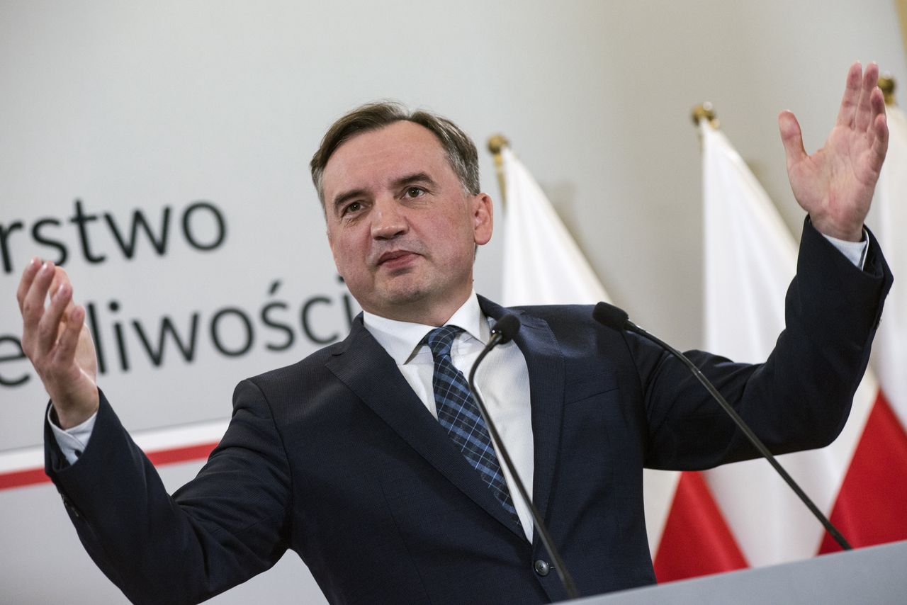 "Zrujnował wizerunek prokuratury". Ostre słowa o Ziobrze