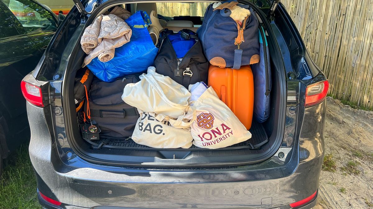 Bagażnik Mazdy CX-60