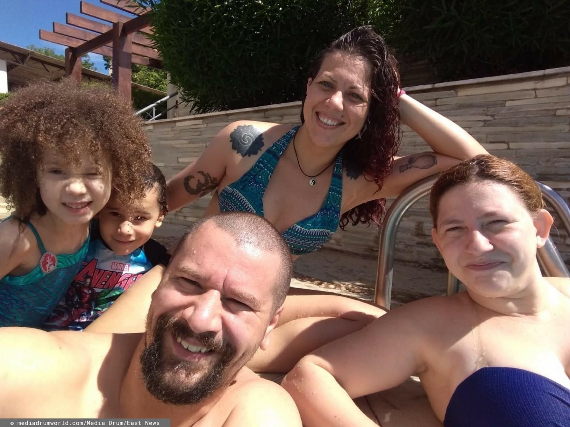 Trio wychowuje wspólnie dwoje dzieci