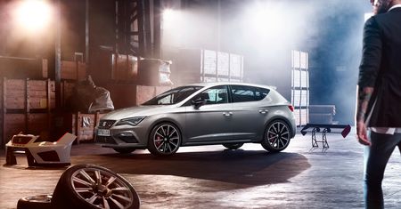 Odświeżony Seat Leon Cupra z większą mocą i napędem na cztery koła