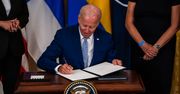 Gigantyczne wydatki USA. Biden podpisał ustawę wartą ok. 740 mld dolarów