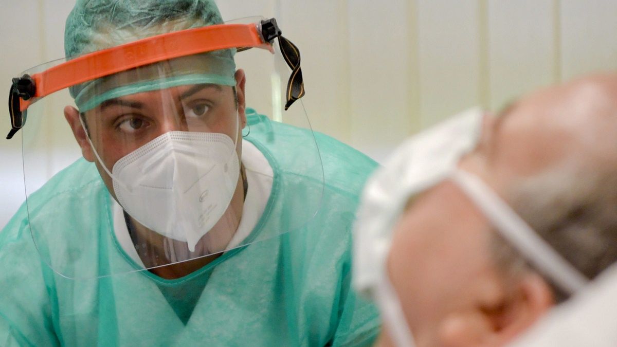 Koronawirus częściej zabija mężczyzn z niskim poziomem testosteronu