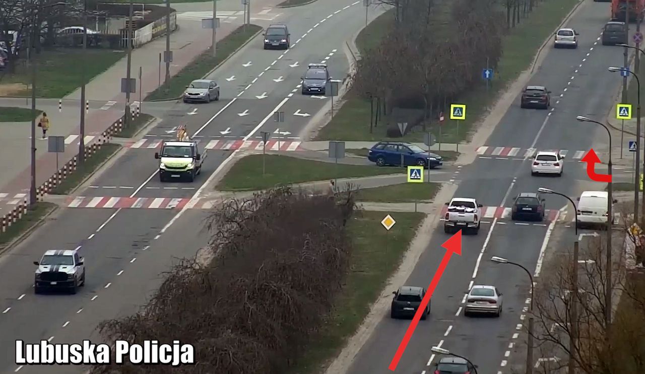 Uważaj na auto z prawej. Będzie mandat, choć masz pierwszeństwo