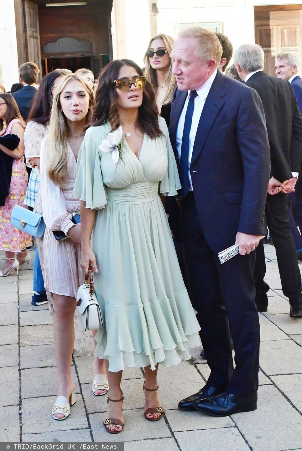 Córka Salmy Hayek bawi się z rodzicami na ślubie