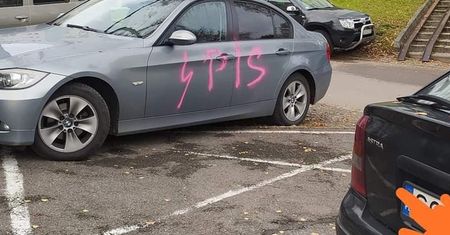 Strajk Kobiet. "PiS" i symbol błyskawicy na autach. Incydent w Sosnowcu