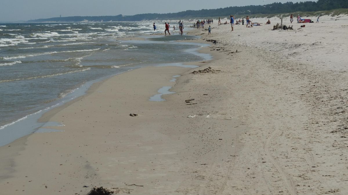 Zwłoki na plaży w Łebie