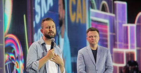 Salwa śmiechu na spotkaniu liderów Trzeciej Drogi. Wszystko przez strój Kosiniaka-Kamysza