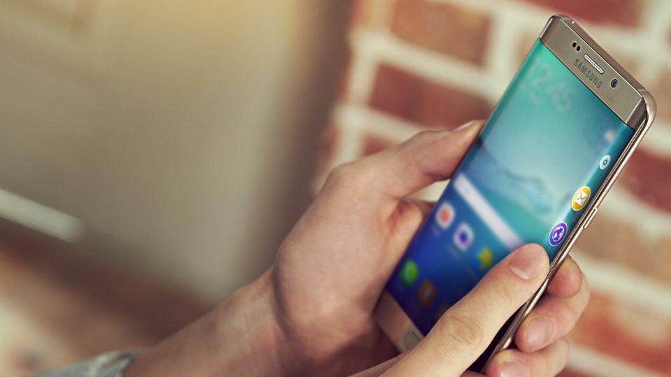 Galaxy S6 edge+ już w przedsprzedaży. Ładowarka bezprzewodowa w prezencie 1