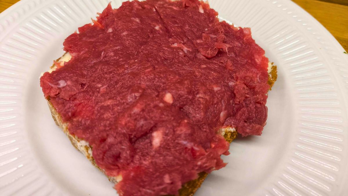 Metka tatarska to przysmak dla miłośników mięsa
