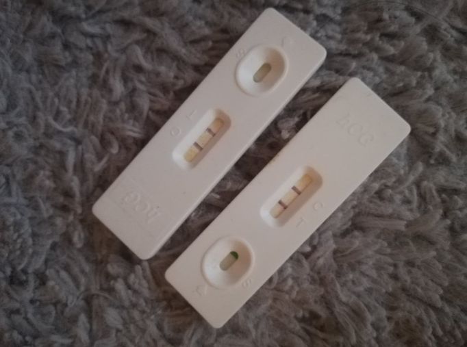 Pozytywny wynik testu ciążowego zaskoczył partnerów. Stosowali antykoncepcję, która zawiodła (archiwum prywatne)