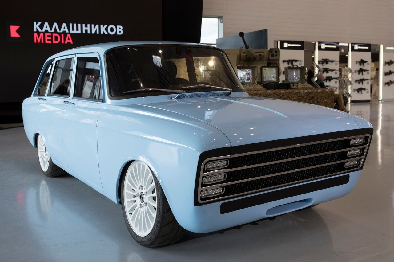 Rosyjski Kałasznikow konkurencją dla Tesli? Oto pierwszy elektryczny samochód