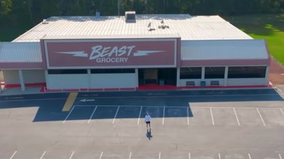 Mr Beast kupił sklep. Płacił 40 tys. za każdy dzień w środku