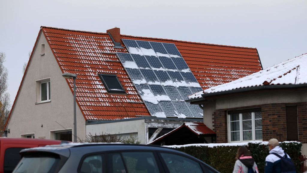 Electricity Infrastructure in Germany Amid Calls For Targeted Energy Help
Snow on solar panels on the roof of a house in a residential district of Berlin, Germany, on Monday, Nov. 21, 2022. The German government plans to collect windfall profits from electricity companies despite legal uncertainties about the proposal, according to a government paper seen by Bloomberg. Photographer: Krisztian Bocsi/Bloomberg via Getty Images
Bloomberg
energy cost, energy supply, consumption, electric, energy, homes, freeze, european, consumers, heating, power, cold, freezing, cost-of-living, fuel costs, german, e.u., eu, markets, emea, business news, inflation, industries, electricity production, distribution, property, real estate, euro members, energy, natural resources, residential real estate