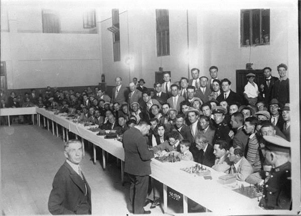 Akiba Rubinstein w Tel Avivie, rok 1931.