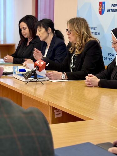 Zdjęcie z konferencji prasowej