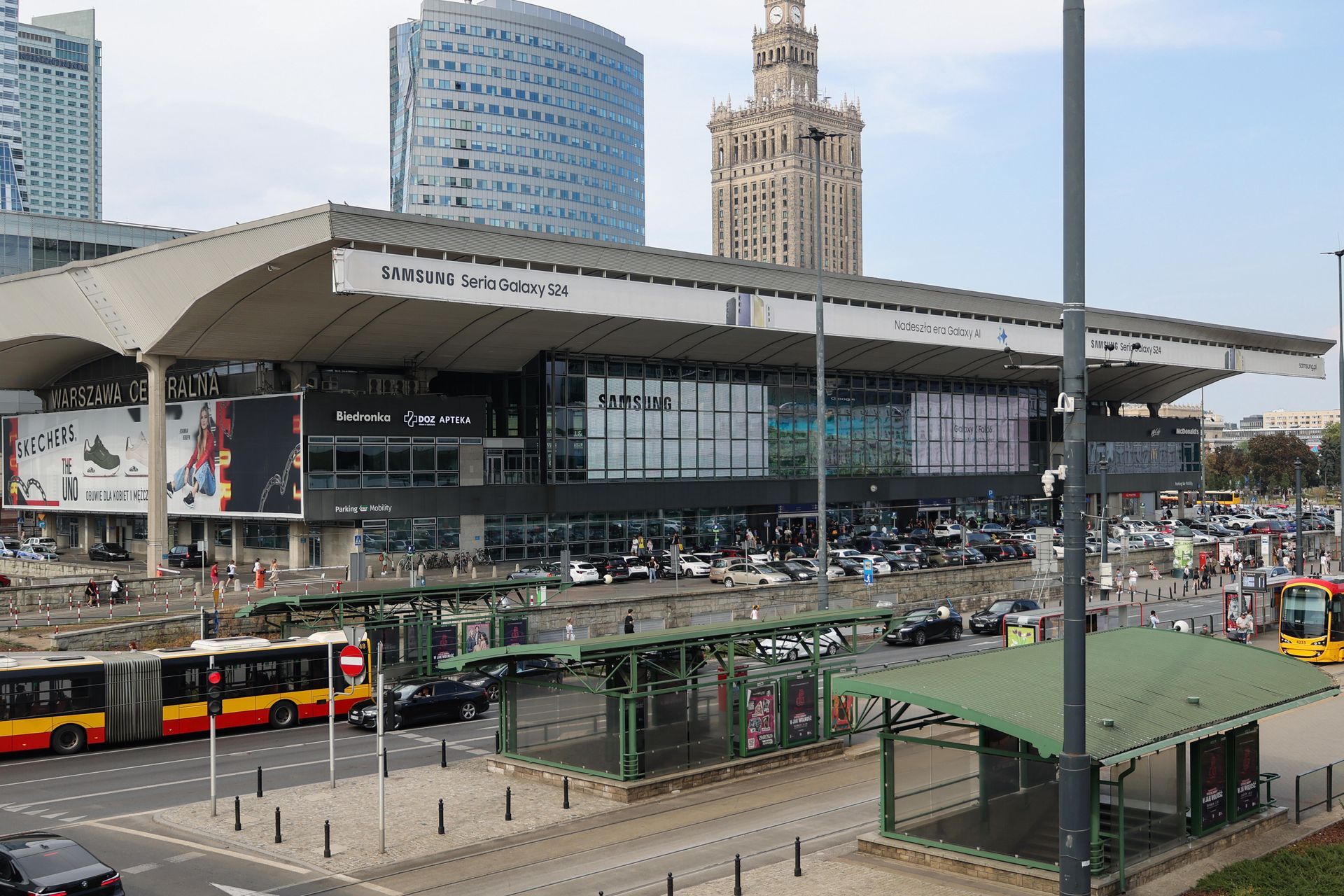wiadomości,aktualności,WP Wiadomości Zamknięcie Dworca Centralnego w Warszawie. Narodowcy oburzeni