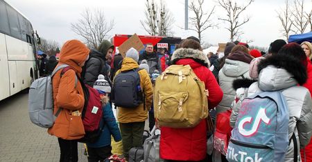 Wcale nie plecak ewakuacyjny. Mówi, o co zadbać w pierwszej kolejności