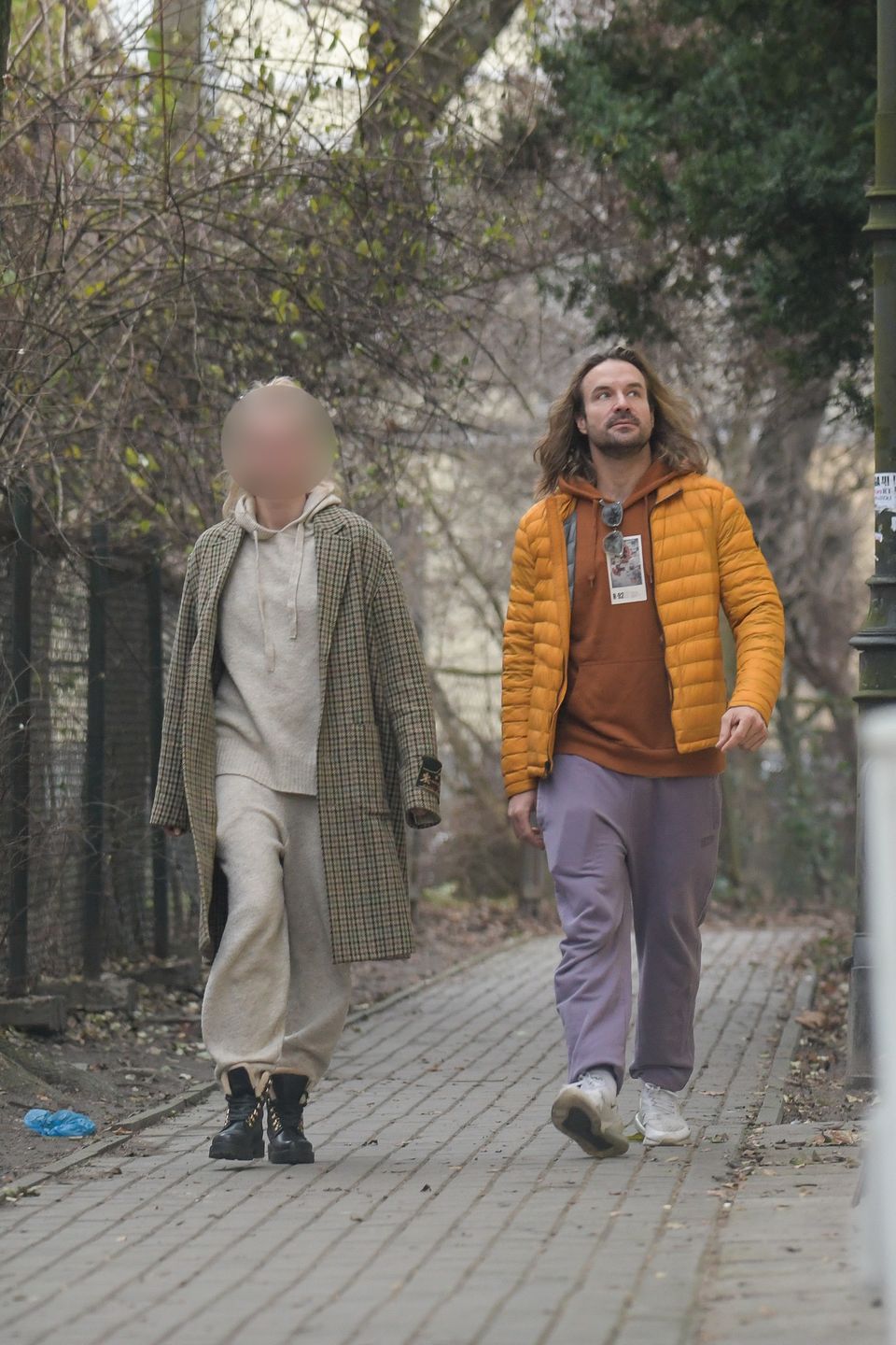 Piotr Stramowski przyłapany z nową dziewczyną! Wybrali się na spacer (ZDJĘCIA)
