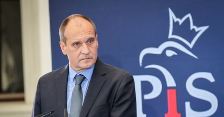Paweł Kukiz: Nie zagłosuję za odwołaniem marszałek Witek