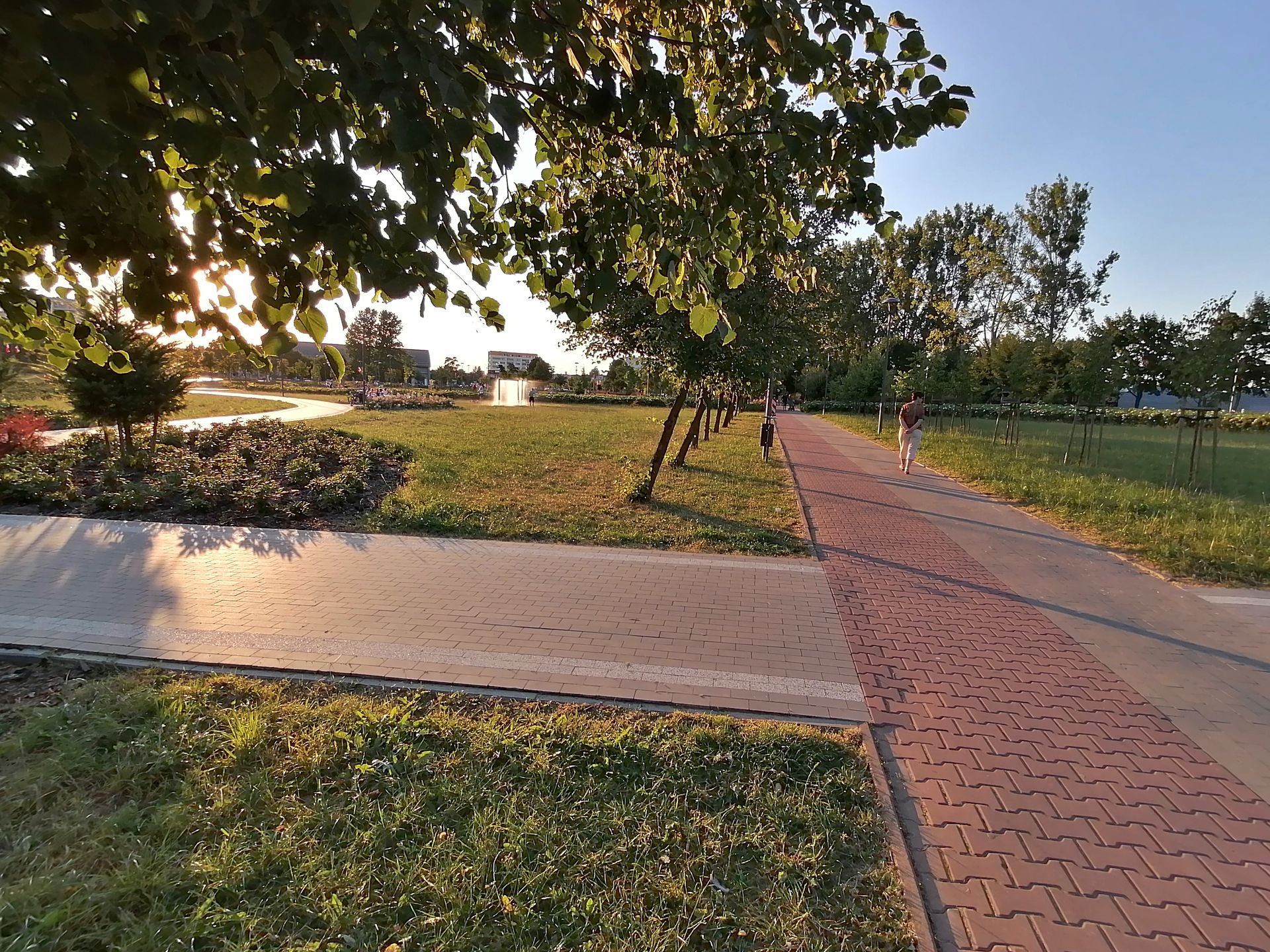 Huawei P40 lite E: test taniego chińczyka bez aplikacji Google 26