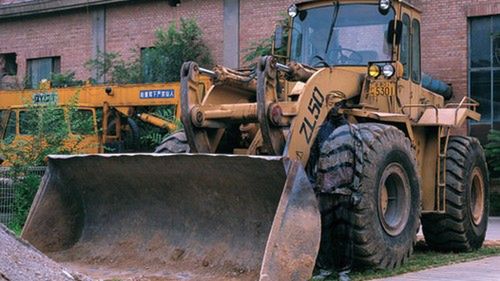 Najmniej praktyczna "peleryna niewidka" na świecie 1