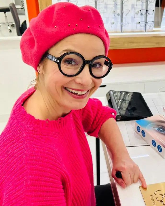 Joanna Brodzik w modnych okularach o wyrazistej formieInstagram/joanna_brodzik_official