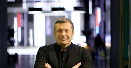 Władimir Sołowjow był w Mariupolu. Na wizji pochwalił się "pamiątką" z wyprawy