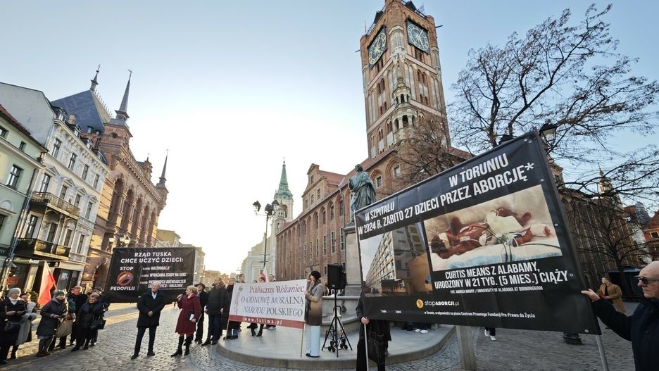 Publiczny Różaniec o Odnowę Moralną Narodu Polskiego w Toruniu