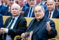 Problemy finansowe PiS. Dostało się również fundacji Rydzyka