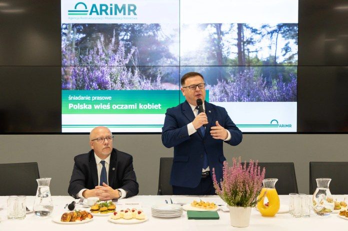 ARiMR rusza z wypłatami zaliczek! Do końca października prawie 7 miliardów złotych dla rolników