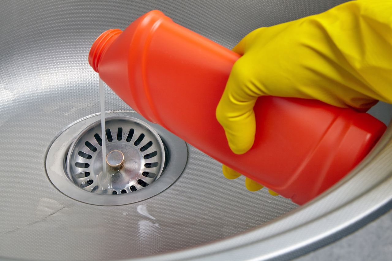 Hausmittel statt Handwerker: So bleibt der Abfluss frei und frisch