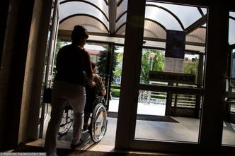 Koronawirus. Ludzie mają dość teleporad, odwracają się od abonamentów