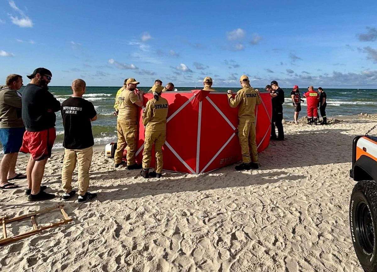Do wypadku doszło na niestrzeżonej plaży w Łebie.