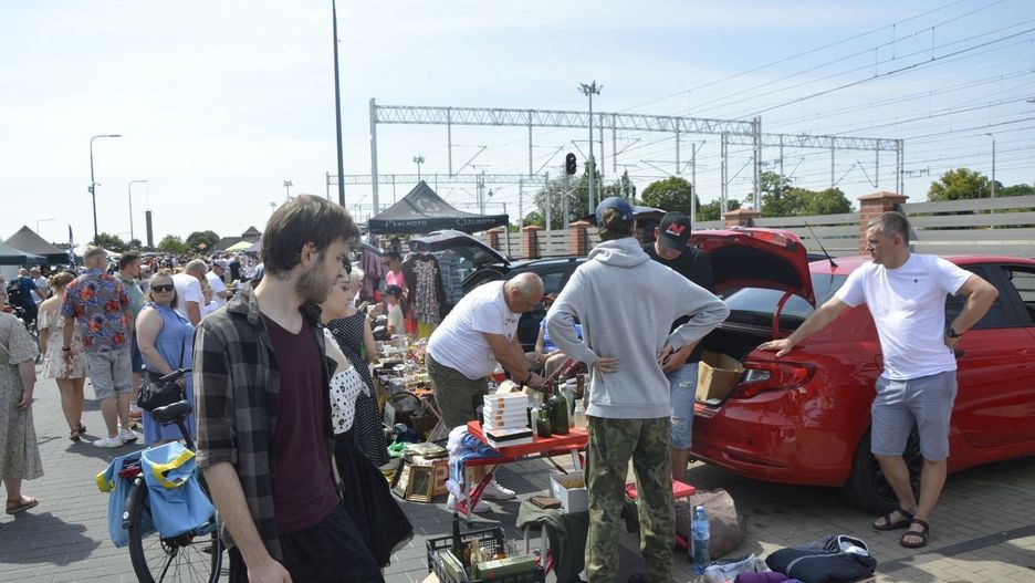 Pchli Targ w Stargardzie cieszy się dużym zainteresowaniem tak sprzedających jak i kupujących.