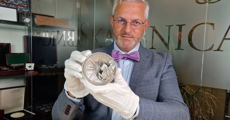 Skarbnica Narodowa – opinie są dla nas ważne. Od dystrybutora do mecenasa polskiego medalierstwa i numizmatyki