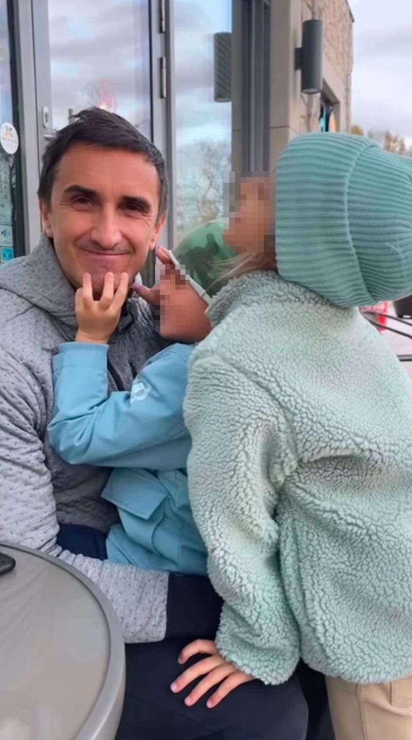 Paulina Krupińska pokazała zdjęcia Sebastiana Karpiela-Bułecki z prywatnego archiwum