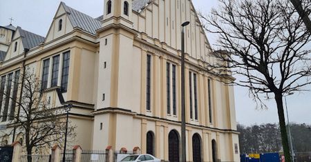 Trwała msza św. w Toruniu. Nagle 41-latek wtargnął z nożem
