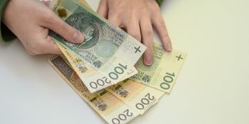 ZUS wypłaca renty wdowie. Ile zyskali świadczeniobiorcy? Czy warto się było starać o rentę wdowią?