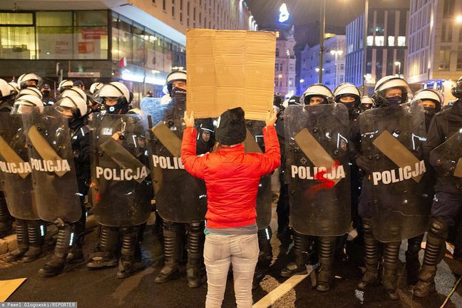Strajk Kobiet w Warszawie. Zatrzymania po proteście przed TVP