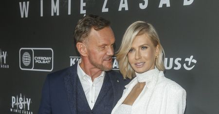 Pazura pokazał się z teściami. Poznał ich córkę, gdy miała 19 lat