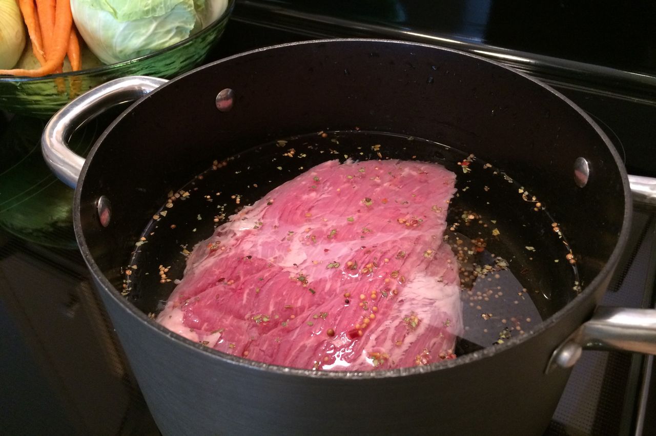 Mało kto zwraca uwagę na ten etap. A to on decyduje o smaku szynki