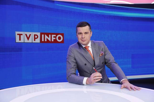 Michał Rachoń jest jednym z czołowych dziennikarzy TVP Info