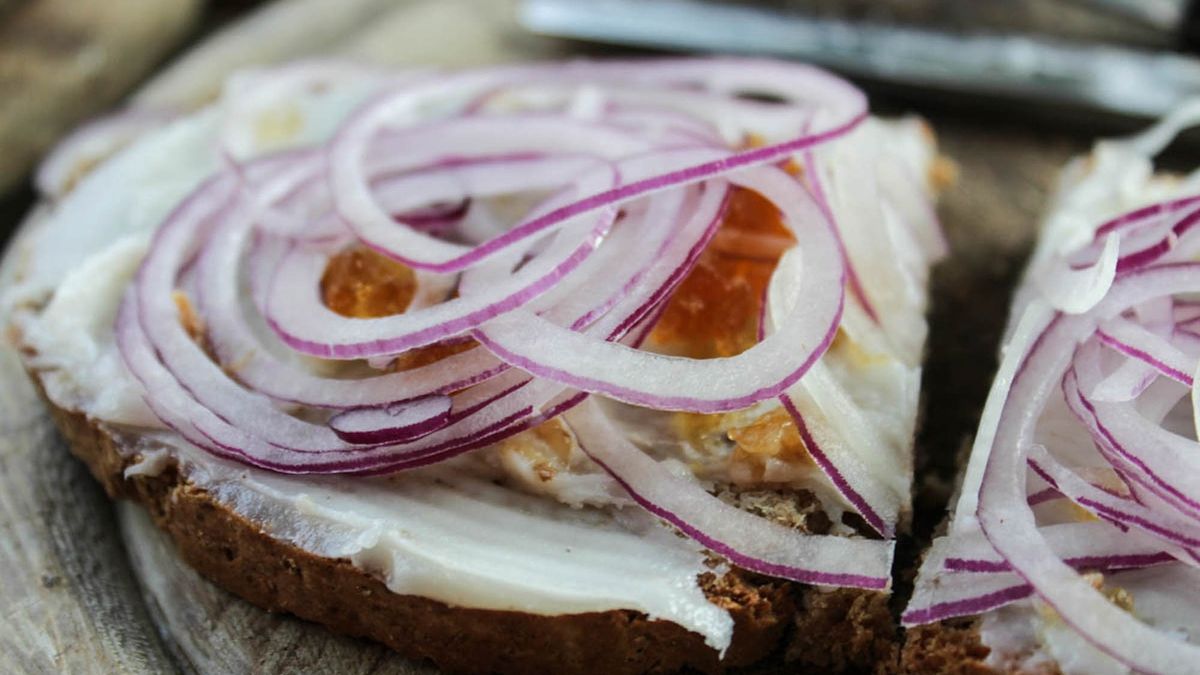 Pata z fasoli smakuje jak smalec.