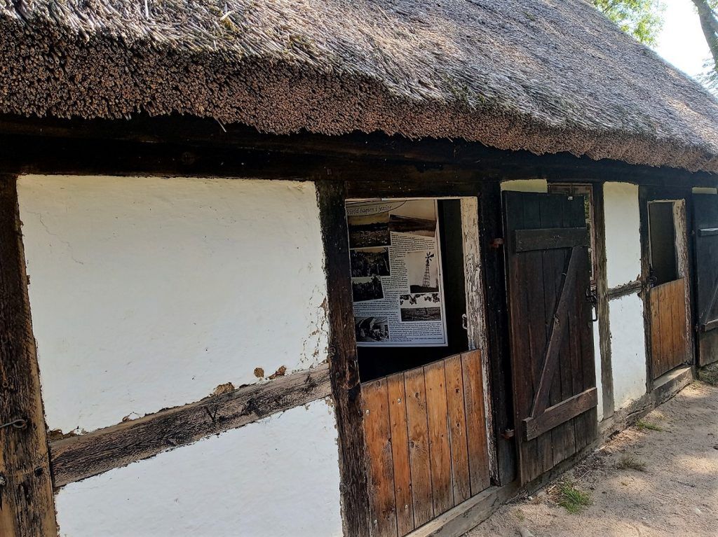 muzeum wsi słowińskiej w klukach