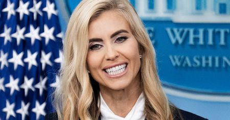 Rzeczniczka Trumpa z debiutem pełnym wpadek. Ekspert wyłapał osobliwe sygnały