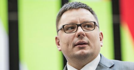 "Ekonomiczne przestępstwo". Były prezes LOT-u broni sztandarowej inwestycji PiS