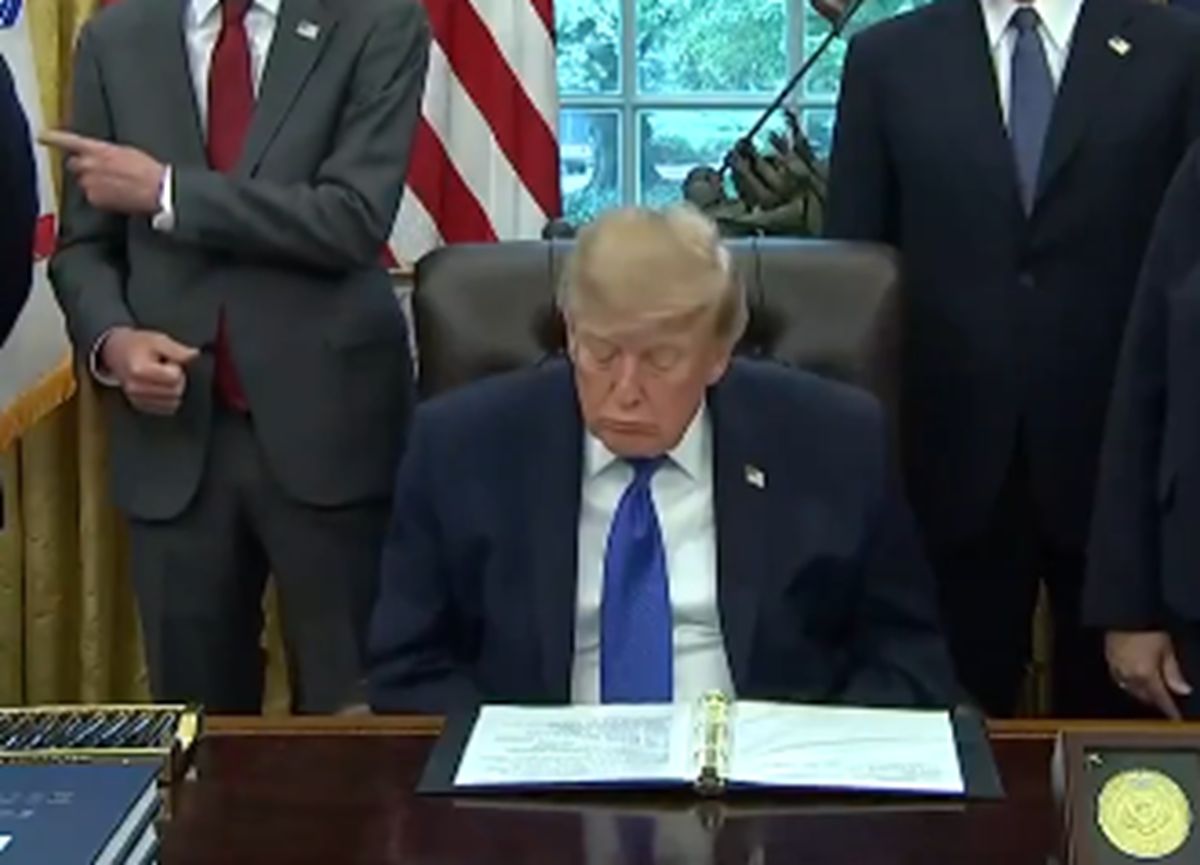 Trump zasnął w Białym Domu? Jest 10-sekundowe nagranie