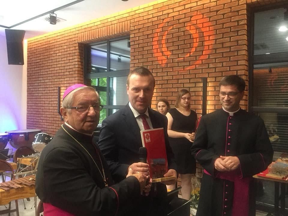 Abp. Sławoj Leszek Głódź dziękował wiceprezesowi Energi Grzegorzowi Ksepko za pół miliona darowizny od Fundacji Energa 