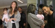 Chrissy Teigen i John Legend z córką na lotnisku (ZDJĘCIA)