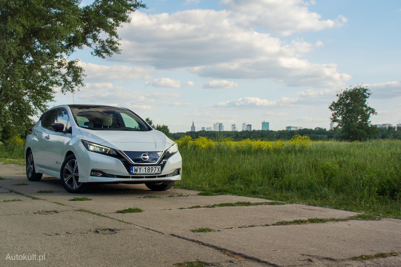 Nissan Leaf udowadnia, że elektrykiem można jeździć na co dzień. Pod jednym warunkiem